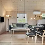 Beautiful In With Sauna Feriehus *